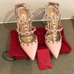 Valentino Rockstud T strap 100mm Pump Nude